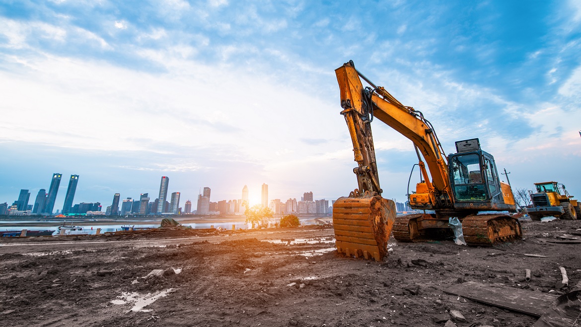 Biodegradable Hydraulic Fluids Standards Around the World_excavator construction site